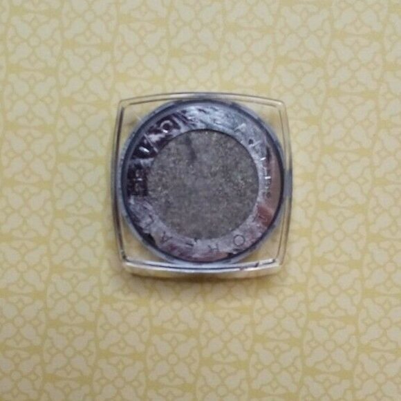 L'Oreal Infallible 24Hr Waterproof Eye Shadow 755 - Picture 2 of 3